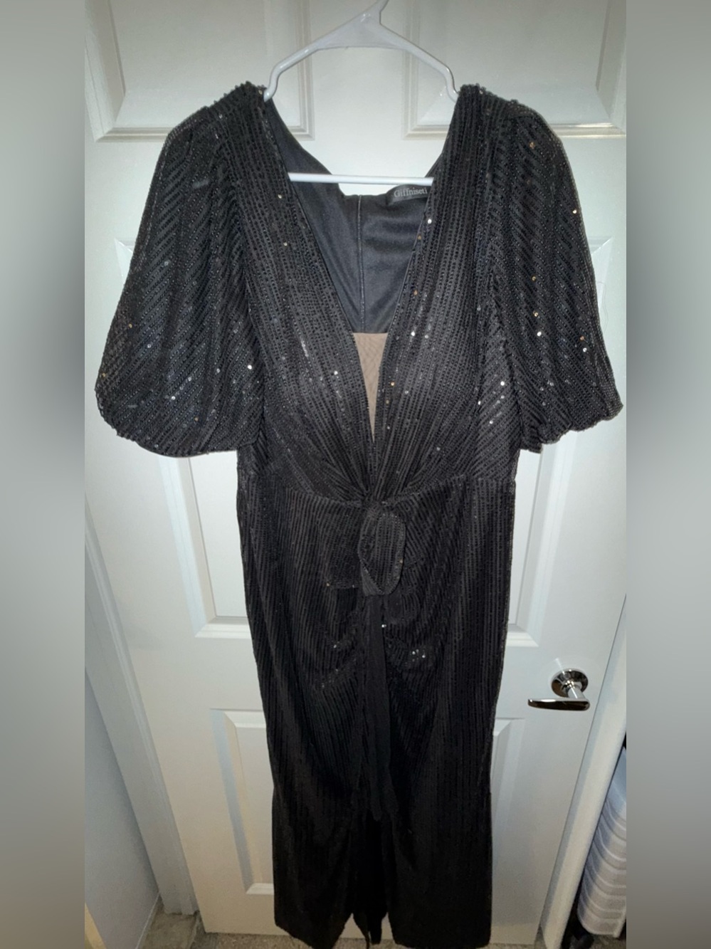 Giffniseti Plus Plunging Neck Puff Sleeve
Split Thigh Sequin Formal Dress
